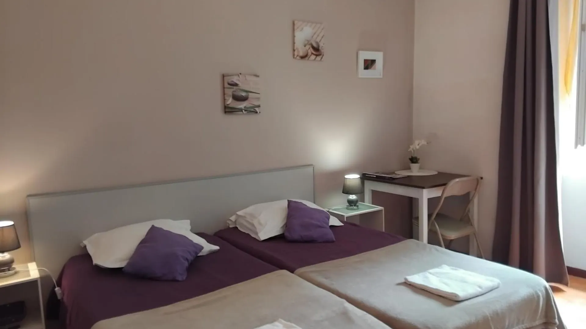 Hotel La Gravenne Thueyts 2*,  Frankrike