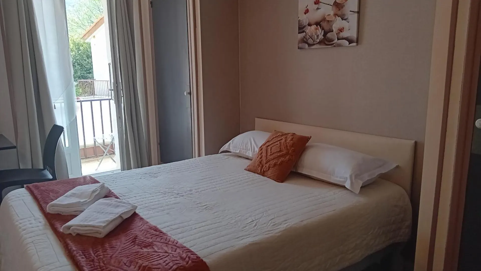 Hotel La Gravenne Thueyts 2*,  France